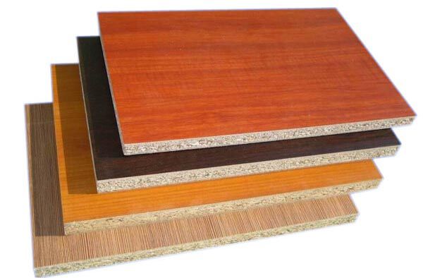 Bàn gỗ melamine là gì? ưu điểm nổ bật của bàn gỗ melamine 